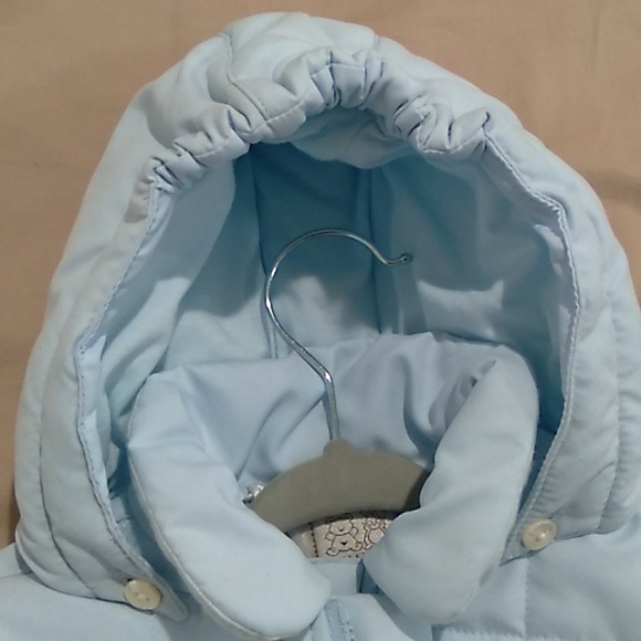 Nwt emile et rose baby blue 6 month quilted hooded jacket with attached mitts - Picture 3 of 10
